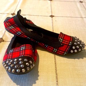 Report ballerina flats